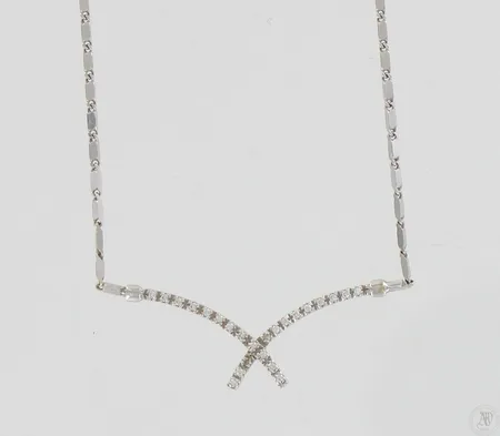 Timanttikaulakoru 24xn.0.005ct, pituus 42cm, 585, paino 4,7g Paino: 4,7 g