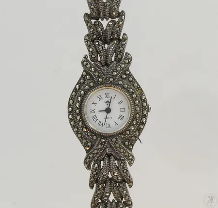 Naisten hopearannekello SCP quartz, Ø 27mm, koneisto viallinen, 925br, paino 41,1g Paino: 41,1 g