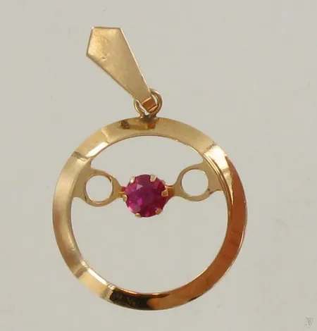Kiviriipus, korkeus 30mm, 585br, paino 0,7g Paino: 0,7 g