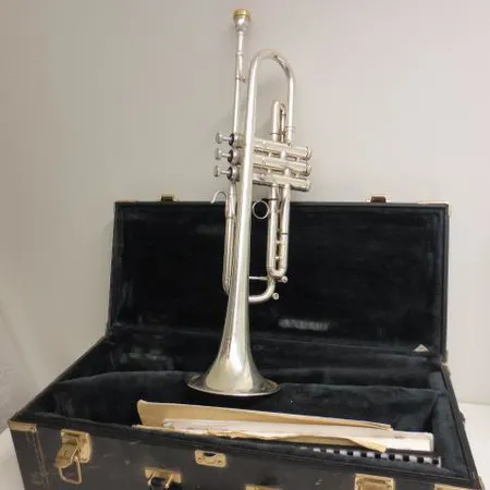 Trumpetti B S Challenger DBS, yamaha 14B4-GP suukappale laukussa, Nouto ainoastaan myymälästä.