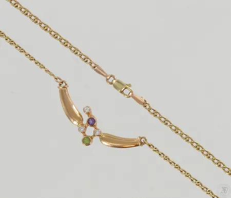 Timanttikaulakoru kivillä 3xn.0.02ct, pituus 46cm, 585br, paino 5,4g Paino: 5,4 g