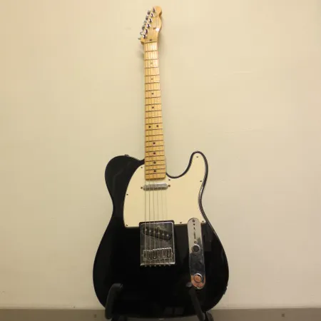 Sähkökitara Fender Telecaster, made in mexico, switchin nuppi puuttuu, pehmeä laukku