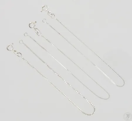 Kolme ranneketjua, pituudet 180mm, 925, paino 3,4g Paino: 3,4 g
