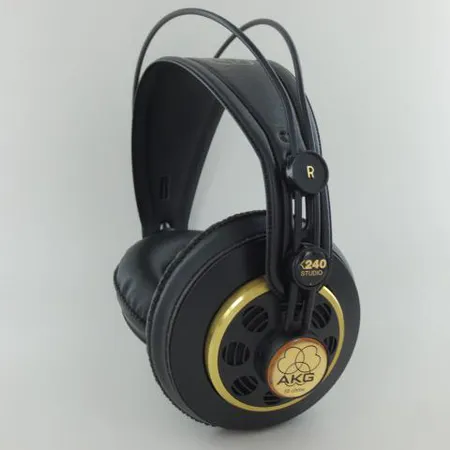 Stereokuulokkeet AKG K 240 Studio Standard.