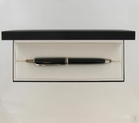 Mustekynä Mont Blanc, rasia ja paperit