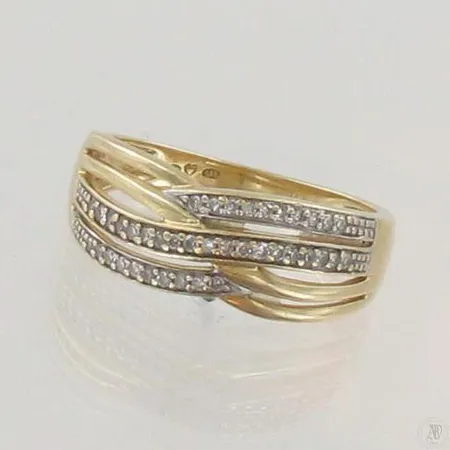 Timanttisormus 38xn.0.005ct, koko 17¾, 585, paino 3,4g Paino: 3,4 g