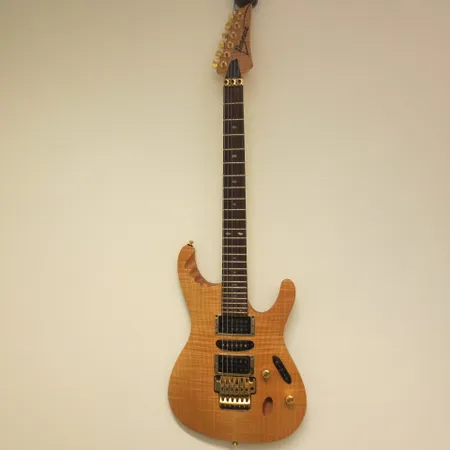 Sähkökitara Ibanez EGEN8 Herman Li Signature, Made in Indonesia, kovassa laukussa