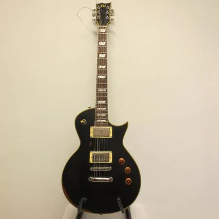 Sähkökitara ESP LTD EC-256, sarjanumero I0805651, made in Vietnam, kova laukku. Nouto ainostaan myymälästä.