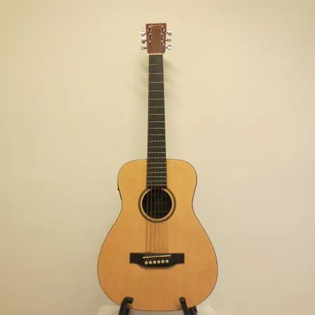 Elektroakustinen kitara Martin och Co Est.1833, LXME, sarjanumero MG 137065, made in Mexico, pehmeä laukku. Nouto ainoastaan myymälästä.