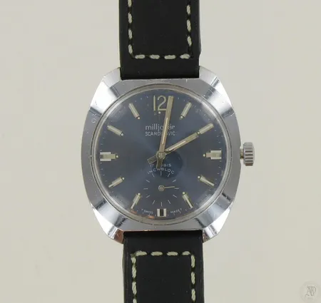 Teräsrannekello Milljonär Scandinavic 17 Rubis Incablog, mekaaninen, pientä kulumaa taulussa, taulun mitat 32x36mm, nahkarannekkeella.