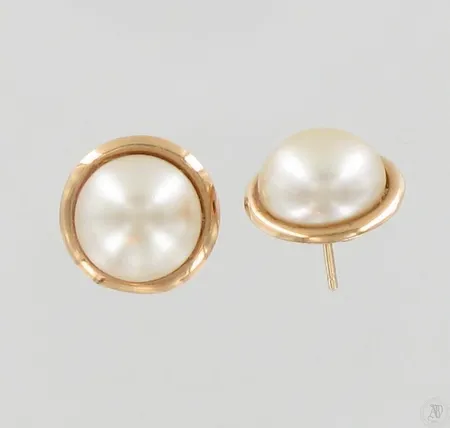 Kivikorvakorut, Ø 13mm, 585br, paino 2,6g Paino: 2,6 g