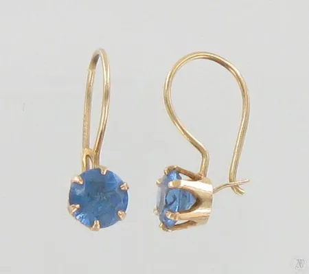 Kivikorvakorut, korkeus 16mm, 585br, paino 0,8g Paino: 0,8 g