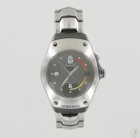Teräsrannekello Seiko Kinetic, kineettinen, taulussa kulumaa, taulun Ø 37mm, hihna vaihdettu, hihnan pituus 170mm, mukana lisäpaloja, laatikossa.