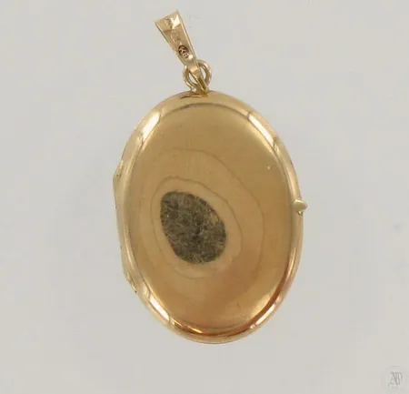 Medaljonki, korkeus 32mm, 585, paino 2,4g Paino: 2,4 g
