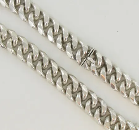Panssarikaulaketju, pituus 65,5cm, leveys 27mm, 925, paino 1078,3g Paino: 1078,3 g