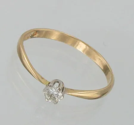 Timanttisormus 1xn.0.13ct, koko 18½, 585, paino 1,3g Paino: 1,3 g
