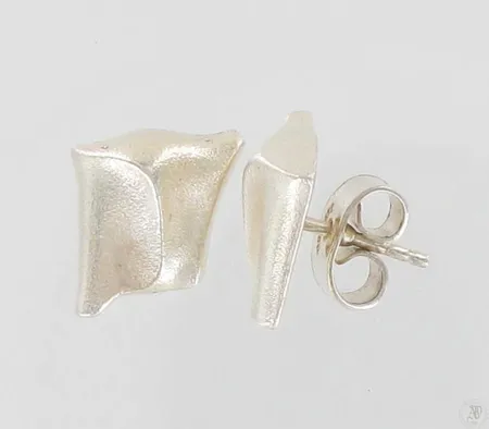 Korvanapit Lapponia, korkeus 12mm, 925, paino 3,0g Paino: 3,1 g