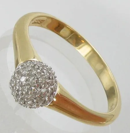 Timanttisormus 30xn.0.005ct, koko 18½, 585, paino 3,4g Paino: 3,4 g