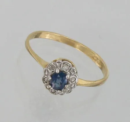 Sinisafiirisormus timanteilla 6xn.0.01ct, koko 16½, 585br, paino 1,2g Paino: 1,2 g