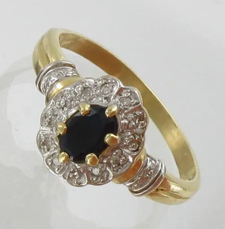 Sinisafiirisormus timanteilla 12xn.0.005ct, koko 16½, 585, paino 2,5g Paino: 2,5 g