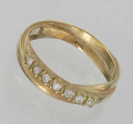 Timanttisormus 7xn.0.01ct, koko 18¾, 585, paino 3,8g Paino: 3,8 g