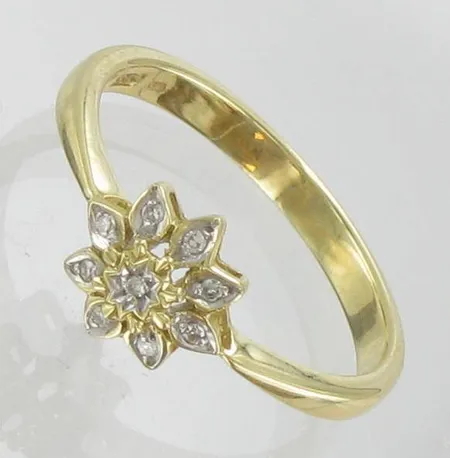 Timanttisormus 9xn.0.005ct, koko 17¼, 585, paino 2,4g Paino: 2,4 g