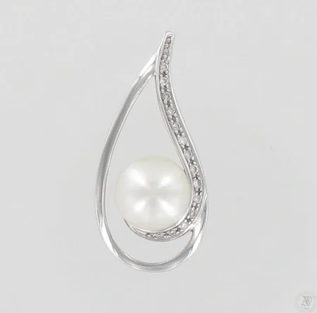 Helmiriipus timanteilla 14xn.0.005-0.01ct, helmi Ø 8,7mm, korkeus 27mm, 585 valkokuta, paino 3,6g Paino: 3,6 g