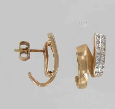 Timanttikorvakorut 28xn.0.005ct, korkeus 17mm, 585, paino 4,5g Paino: 4,5 g