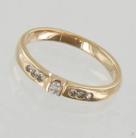 Timanttisormus 1xn.0.03ct 6xn.0.005ct, koko 16, 585, paino 2,2g Paino: 2,2 g