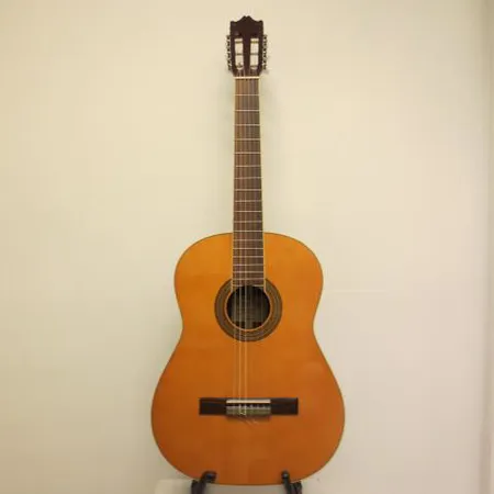 Akustinen kitara Galvador Ibanes GA5W-AM-14-01, sarjanumero K031001627, pehmeässä laukussa. Nouto ainostaan myymälästä.