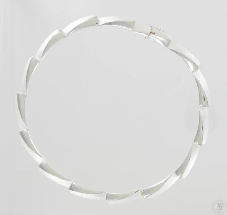 Kaulakoru, Tammen Koru Oy, Ø n.140mm, 925, paino 60,9 Paino: 60,9 g