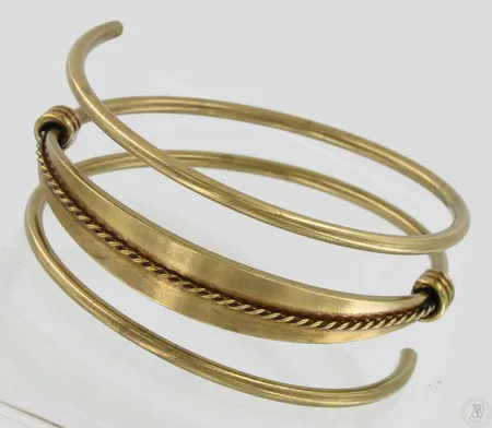 Rannerengas Kalevala Koru, Kainuu-aihe, Ø 63mm, pronssia.