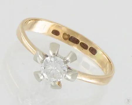 Timanttisormus 1xn.0.77ct, koko 18¼, 750 kelta- ja valkokulta, paino 2,7g Paino: 2,7 g