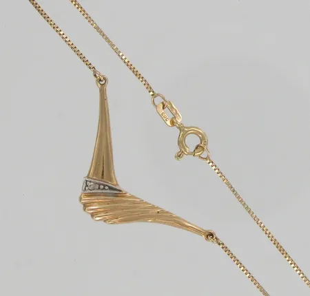 Timanttikaulakoru 1xn.0.005ct, pituus 42cm, 585, paino 2,7g Paino: 2,7 g