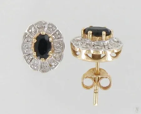 Sinisafiirikorvakorut timanteilla 12xn.0.005ct, korkeus 10mm, 585br, paino 2,5g Paino: 2,5 g