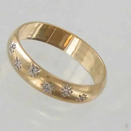 Timanttisormus 6xn.0.005ct, koko 17¼, 585, paino 2,6g Paino: 2,6 g