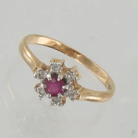 Kivisormus timanteilla 6xn.0.005ct, koko 16¾, 585br, paino 1,6g Paino: 1,6 g