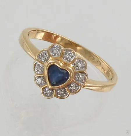 Sinisafiirisormus timanteilla 10xn.0.005ct, koko 18, 585br, paino 2,2g Paino: 2,2 g