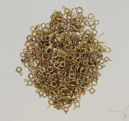 Kultalukkoja, osa viallisia, 585br, paino 70,7g Paino: 70,7 g