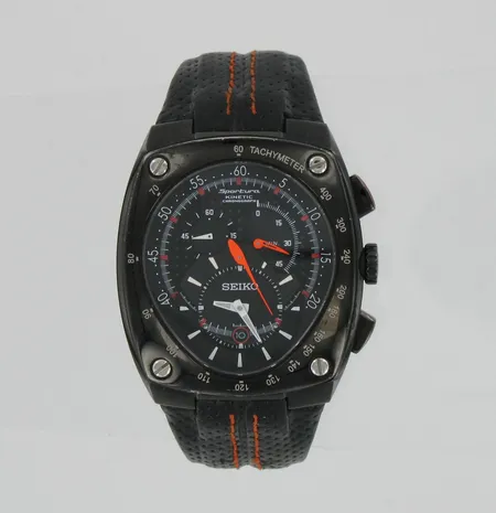Miesten teräsrannekello Seiko Sportura Kinetic Chronograph, 7L22-0AD0, taulun mitat n.48x40mm, rannekkeen pituus 195mm.