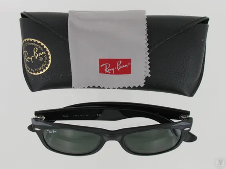 Aurinkolasit Ray Ban, New Wayfarer 901, pieniä käytön jälkiä, omassa kotelossa.