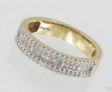 Timanttisormus 44xn.0.005ct 31xn.0.01ct (Baguette), koko 18, 585, paino 5,0g Paino: 5   g