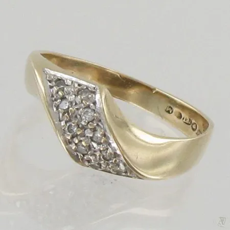 Timanttisormus 10xn.0.005ct, koko 16¼, 585, paino 2,4g Paino: 2,4 g