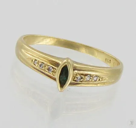 Timanttisormus kivellä 6xn.0.005ct, koko 16¾, 750br, paino 2,1g Paino: 2,1 g