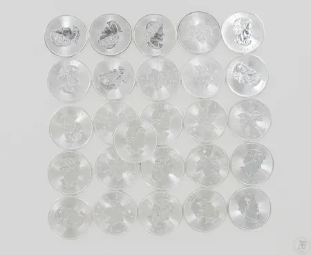 26 Hopea juhlarahaa, Canada, nimellisarvo 5 Dollars, vuodelta 2015, 999,9 , paino 814,3g Paino: 814,3 g