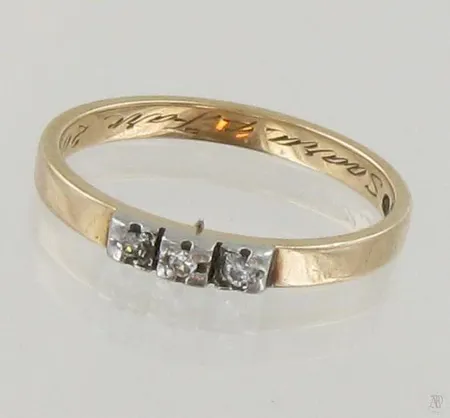 Timanttisormus 3xn.0.01ct, koko 17¼, 585, paino 2,1g Paino: 2,1 g