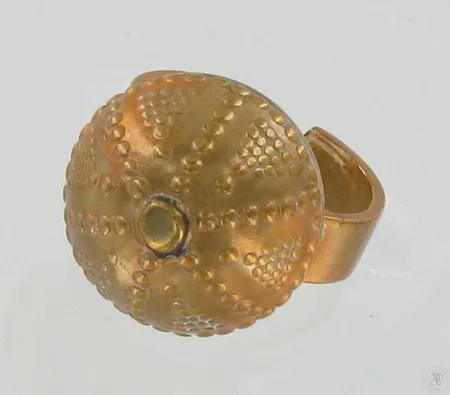 Sormus Kalevala Koru, Filigraanipallosormus, koko muunneltava, hieman vääntynyt, pronssia