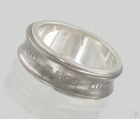Sormus Tiffany och Co, koko 19½, 925, paino 8,2g Paino: 8,2 g