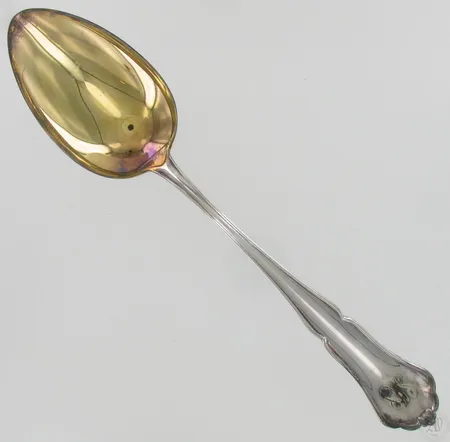 Tarjoilulusikka, kaiverrettu, korkeus 260mm, 830, paino 88,6g Paino: 88,6 g