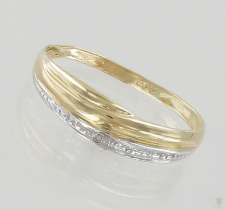 Viallinen timanttisormus 1xn.0.005ct, 585 kelta- ja valkokulta, paino 0,9g Paino: 0,9 g